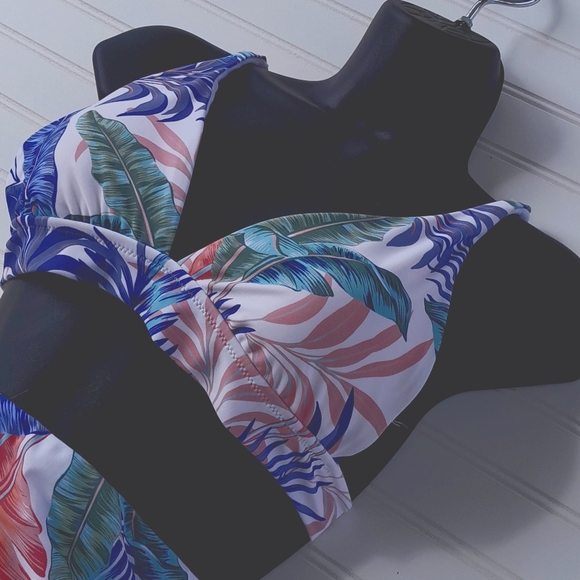 Raisins Tropical Print High Rise ๐ Bikini - Picture 5 of 14